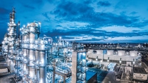 The new acetylene plant at the Ludwigshafen Verbund site has an annual capacity of 90,000 metric tons. Around 20 plants at the Ludwigshafen site use acetylene as a chemical building block and starting material for manufacturing many everyday products, including pharmaceuticals, plastics, solvents, electronic chemicals and highly elastic textile fibers. The integration of the plant into BASF's Verbund system offers advantages such as efficient use of resources, excellent production synergies and short supply routes.